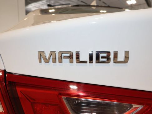Used 2025 Chevrolet Malibu LT FWD image 34