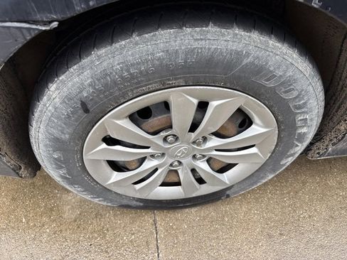 Used 2011 Hyundai Sonata GLS image 7