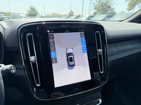 Certified 2023 Volvo XC40 Recharge Plus AWD/4WD image 20