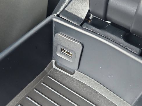 Certified 2017 Porsche 911 Carrera 4S AWD/4WD image 19
