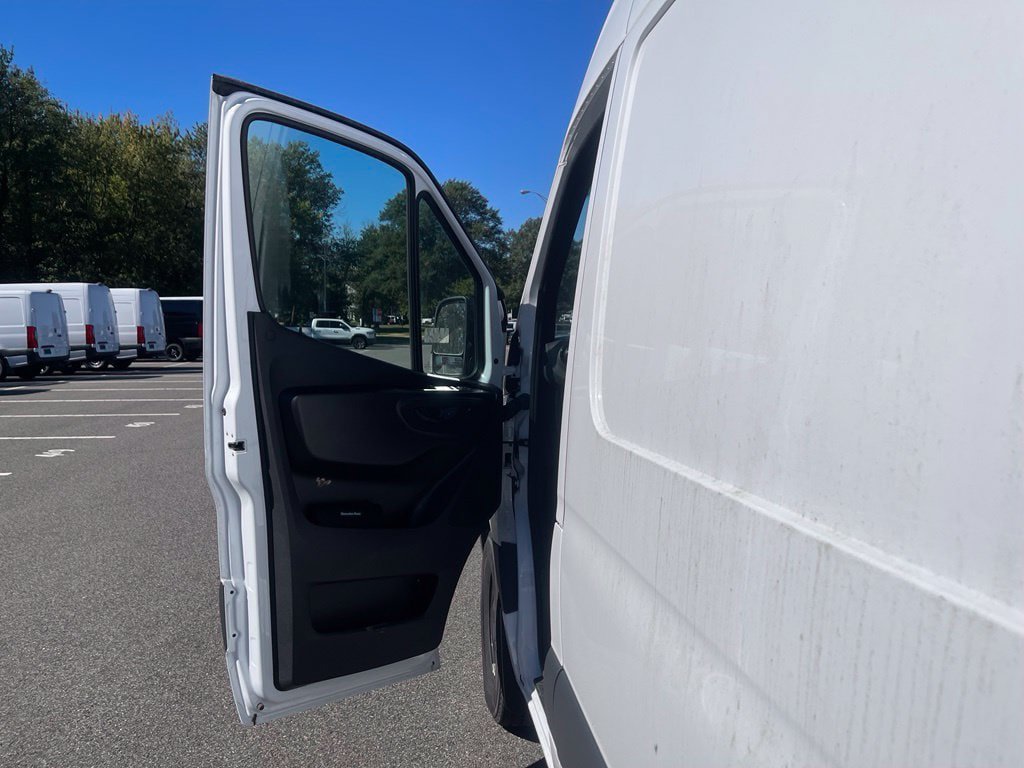 New 2025 Mercedes-Benz Sprinter 2500 image 6