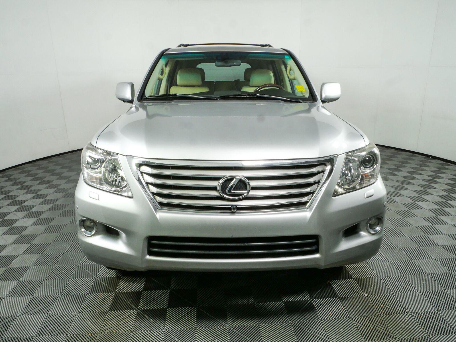 Used 2011 Lexus LX 570 4WD w/ Luxury Pkg image 29