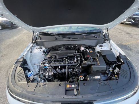 Used 2025 Hyundai Kona SEL image 32