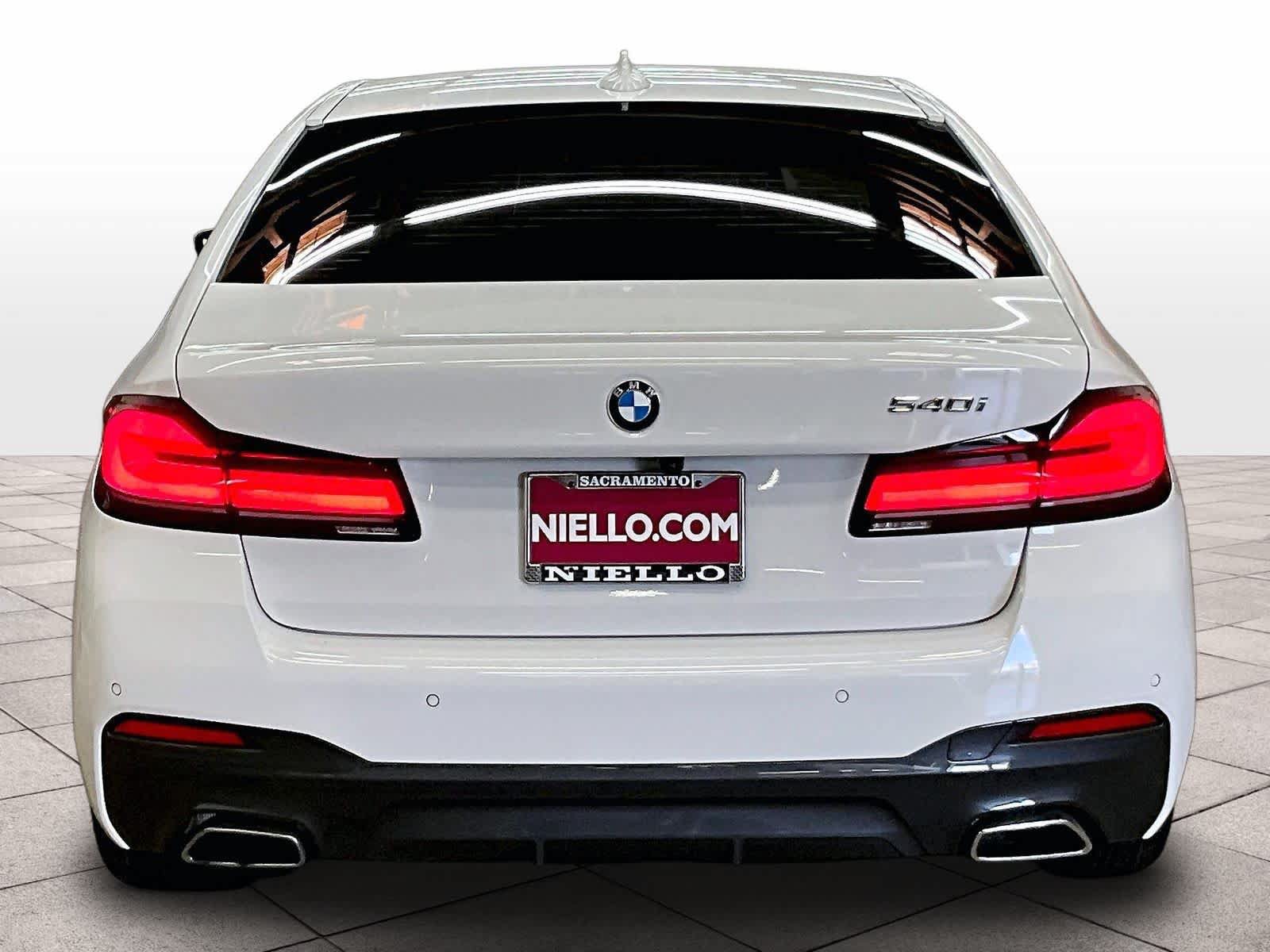 Used 2023 BMW 540i w/ M Sport Package RWD image 9