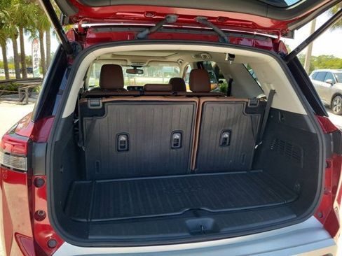 Certified 2022 Nissan Pathfinder Platinum w/ Cargo Package AWD/4WD image 15