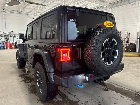 Used 2024 Jeep Wrangler Unlimited Rubicon 4xe AWD/4WD image 5