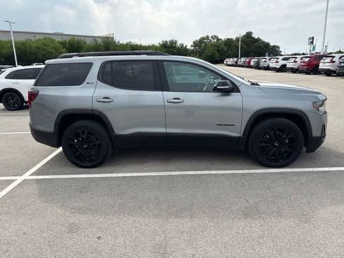 Used 2023 GMC Acadia SLT w/ Elevation Edition FWD image 6