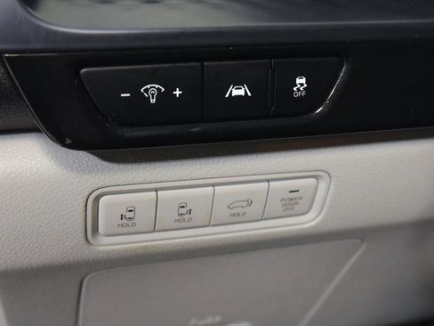 Used 2024 Kia Carnival SX Prestige image 19