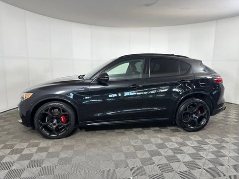 Used 2022 Alfa Romeo Stelvio Veloce image 6