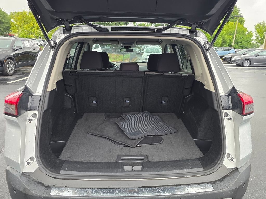 Used 2023 Nissan Rogue SV AWD/4WD image 13