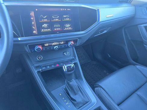 Used 2022 Audi Q3 2.0T Premium w/ Black Optic Sport Package image 11