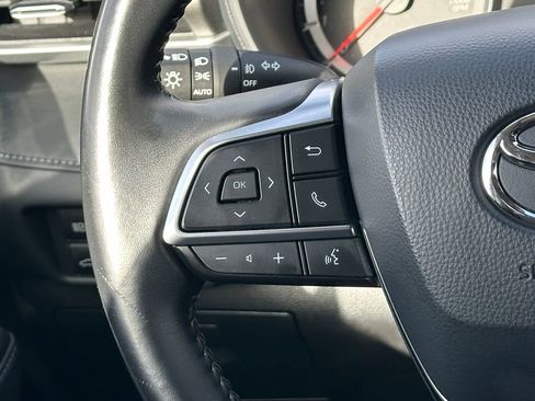 Used 2020 Toyota Highlander LE image 21