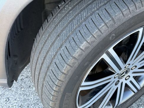 Used 2024 Mercedes-Benz GLE 350 4MATIC image 16