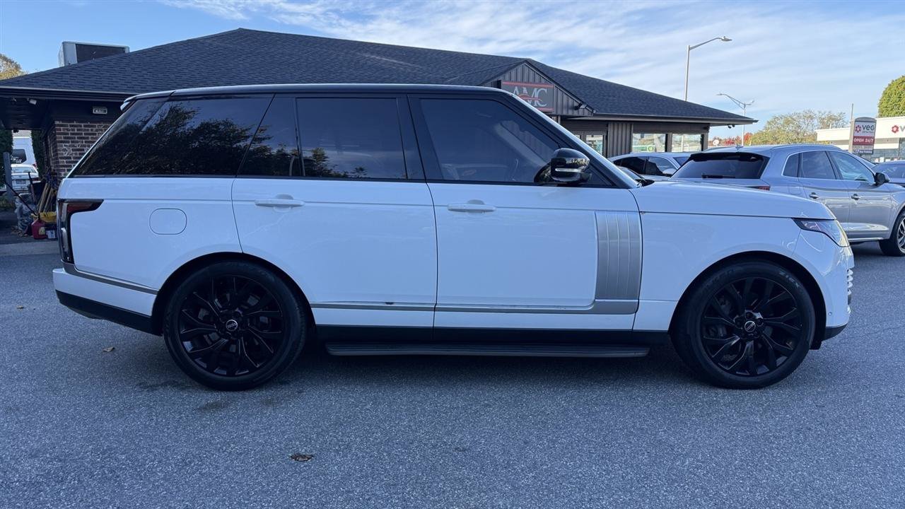 Used 2018 Land Rover Range Rover HSE AWD/4WD image 16