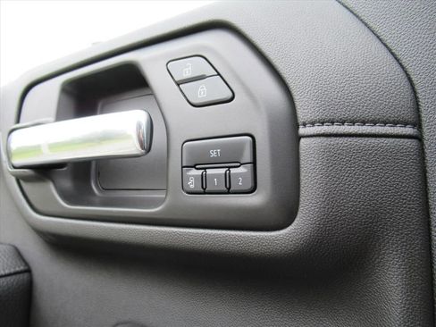 Used 2023 GMC Sierra 2500 Denali w/ Denali Ultimate Package image 33