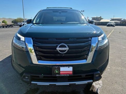 Certified 2023 Nissan Pathfinder SL FWD image 9