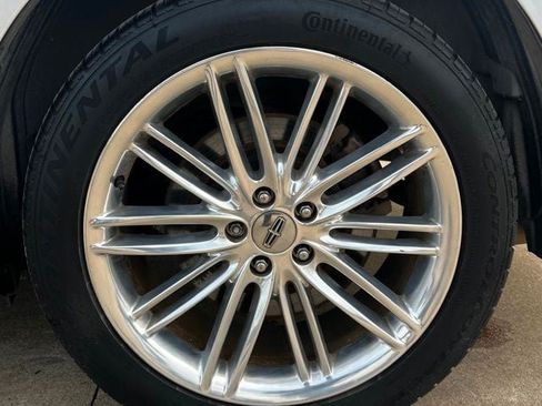 Used 2019 Lincoln MKT AWD image 33
