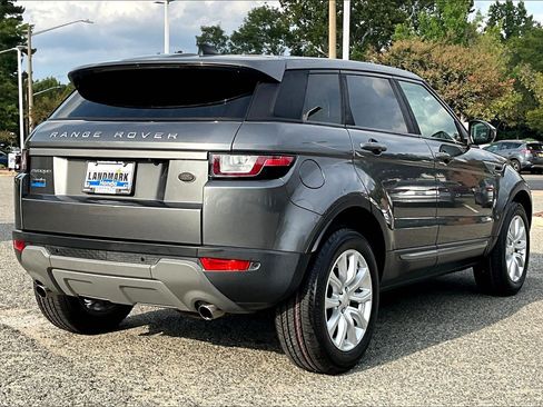 Used 2019 Land Rover Range Rover Evoque SE AWD/4WD image 2