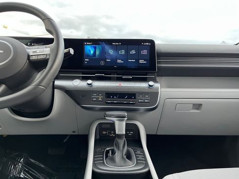 Used 2025 Hyundai Kona SEL image 21