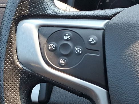Used 2024 GMC Terrain SLE w/ Driver Convenience Package FWD image 17