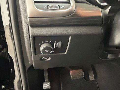 Used 2019 Jeep Grand Cherokee Altitude image 27