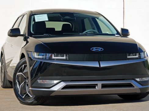 Used 2022 Hyundai Ioniq 5 SE image 2