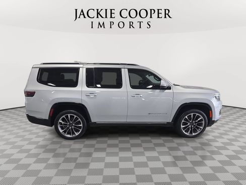 Used 2022 Jeep Wagoneer Series III w/ Premium Group I AWD/4WD image 4