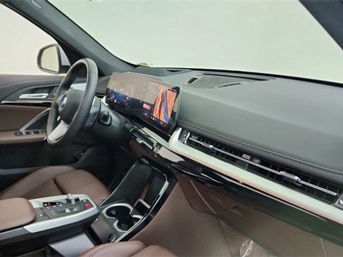Used 2024 BMW X1 xDrive28i w/ Premium Package image 21