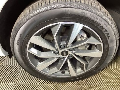 Used 2023 Audi Q5 2.0T Premium w/ Convenience Package image 8