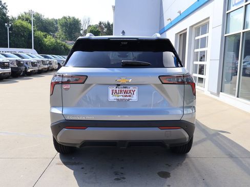New 2027 Chevrolet Equinox LT w/ Convenience Package II AWD/4WD image 9