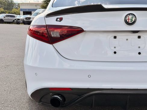 Used 2017 Alfa Romeo Giulia Ti RWD image 13