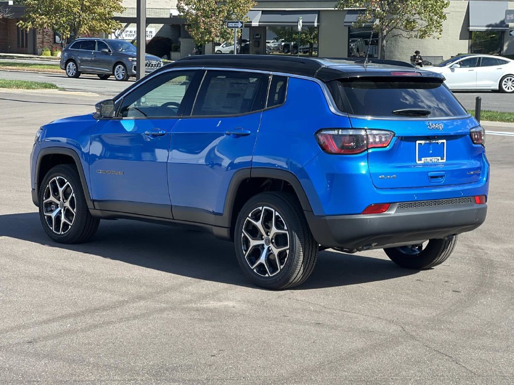 Used 2026 Jeep Compass Limited AWD/4WD image 4