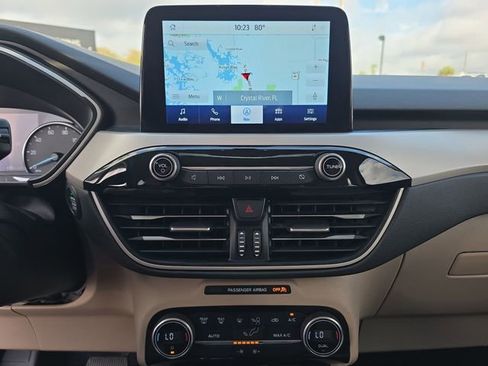 Used 2021 Ford Escape SE image 32