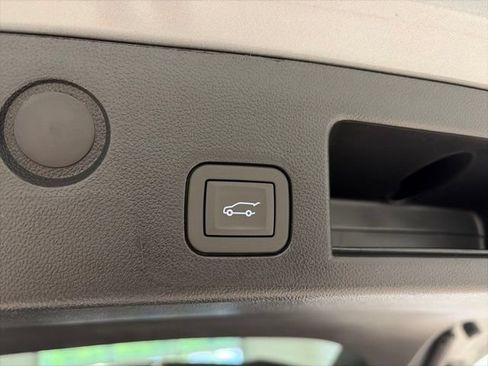 New 2026 Chevrolet Equinox LT w/ Convenience Package II FWD image 15