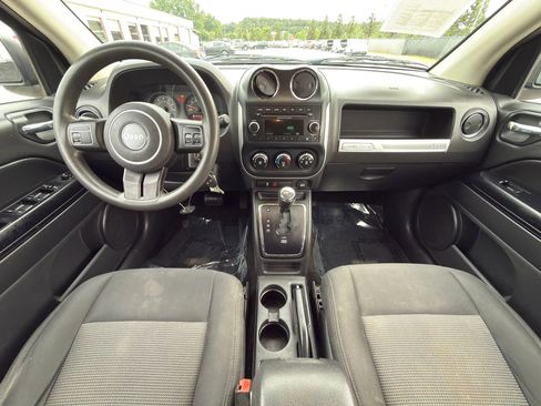 Used 2014 Jeep Compass Sport w/ Power Value Group AWD/4WD image 3