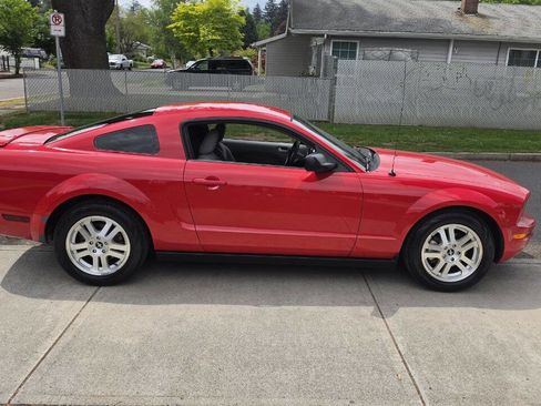 Used 2007 Ford Mustang Coupe RWD image 4