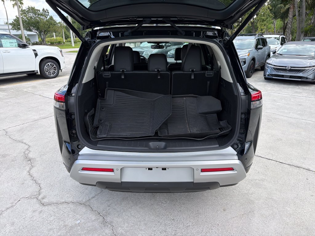 Used 2022 Nissan Pathfinder SL FWD image 34