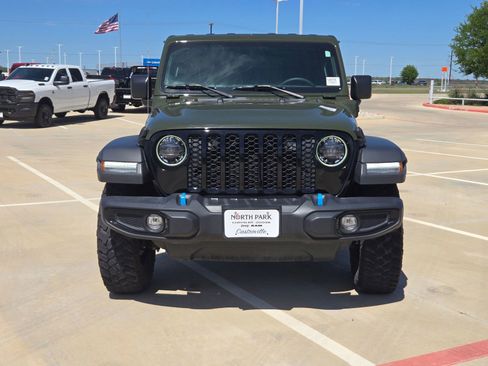 Certified 2023 Jeep Wrangler Unlimited w/ Convenience Group AWD/4WD image 8