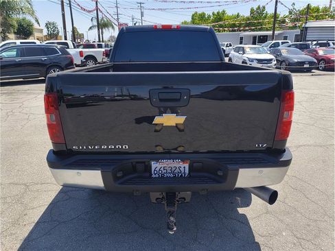 Used 2014 Chevrolet Silverado 2500 LTZ w/ LTZ Plus Package AWD/4WD image 11