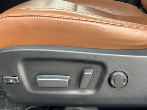 Used 2018 Toyota Highlander Limited AWD/4WD image 13