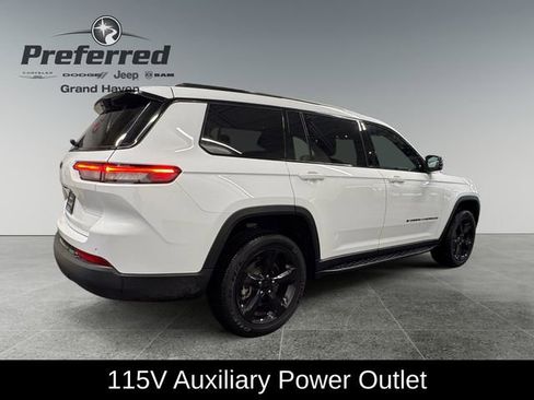 Used 2024 Jeep Grand Cherokee L Altitude image 20