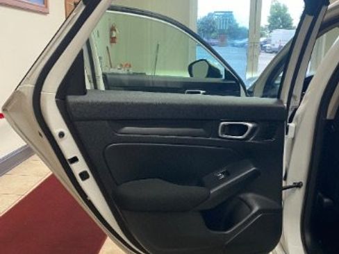 Used 2023 Honda Civic LX image 9