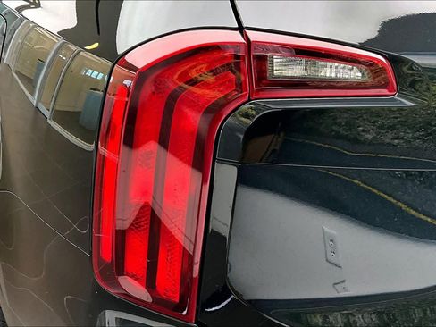 Used 2024 Kia Telluride S FWD image 26