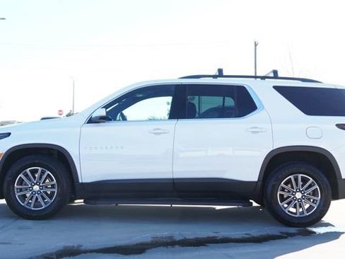 Used 2023 Chevrolet Traverse LT FWD image 6