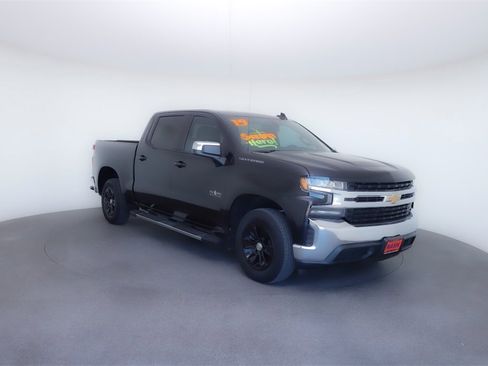 Used 2019 Chevrolet Silverado 1500 LT w/ Texas Edition image 11