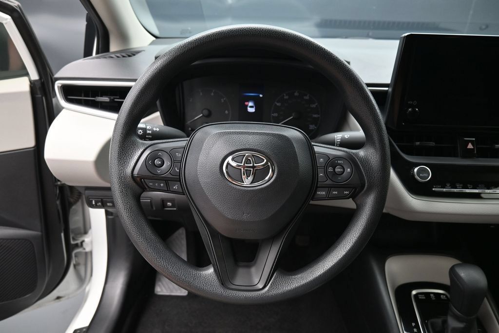 Used 2024 Toyota Corolla LE w/ LE Convenience Package FWD image 14