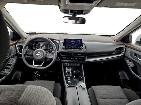 Used 2023 Nissan Rogue SV image 13