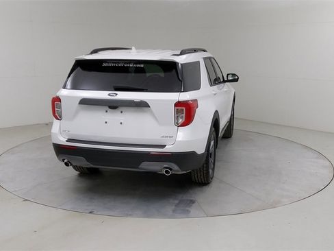 Certified 2022 Ford Explorer XLT w/ Equipment Group 202A image 16