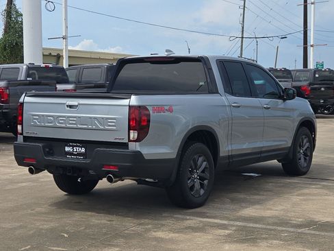 Used 2025 Honda Ridgeline Sport image 3