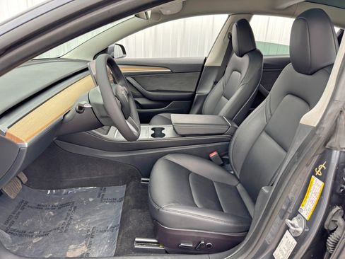 Used 2023 Tesla Model 3 Standard Range image 17